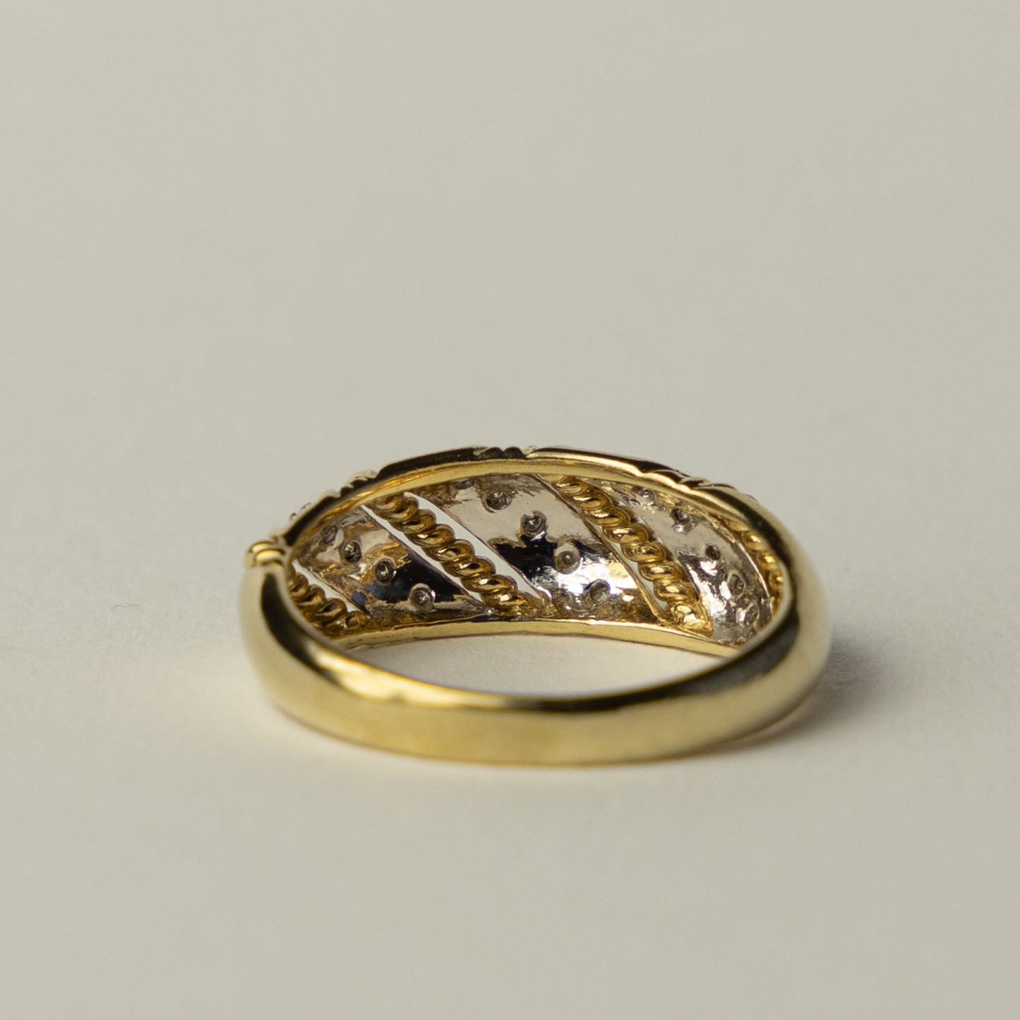 9 carat diamond rope twist band ring