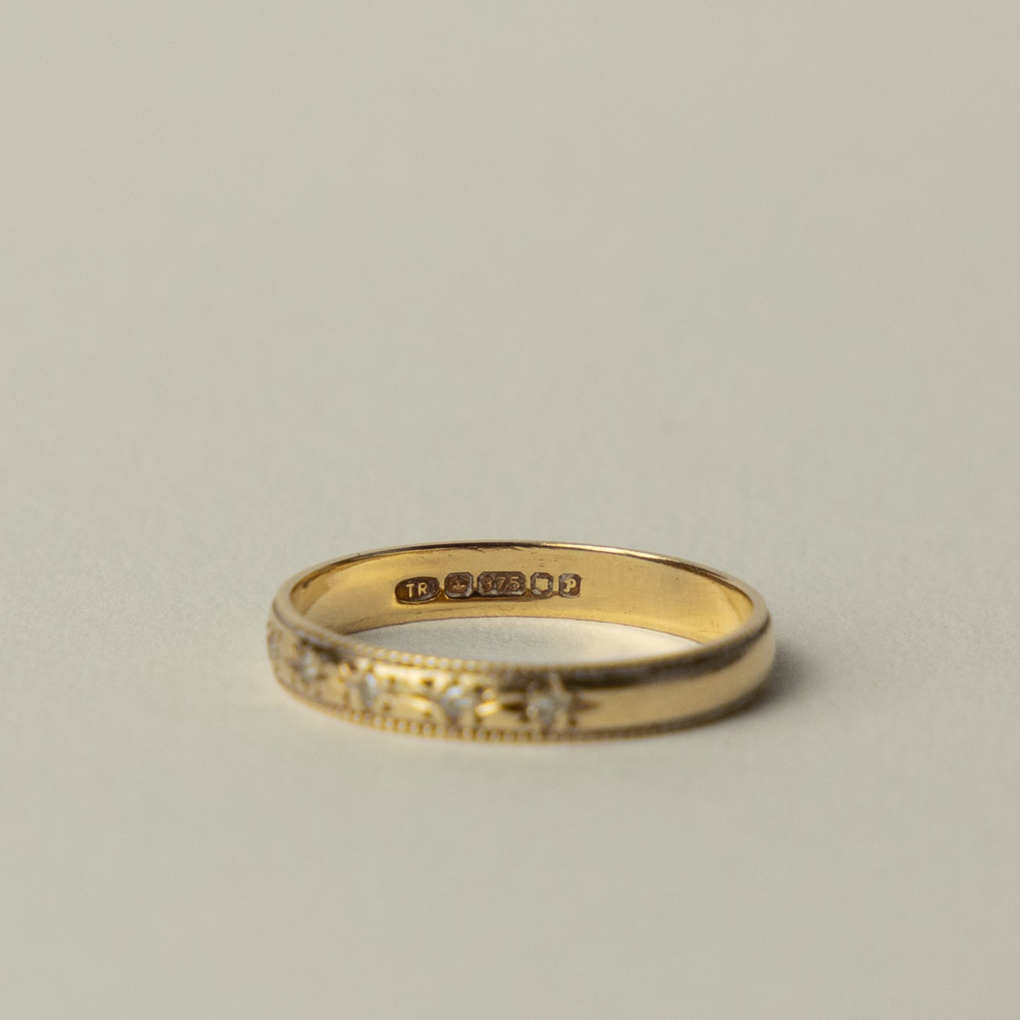 9 carat diamond starburst band ring