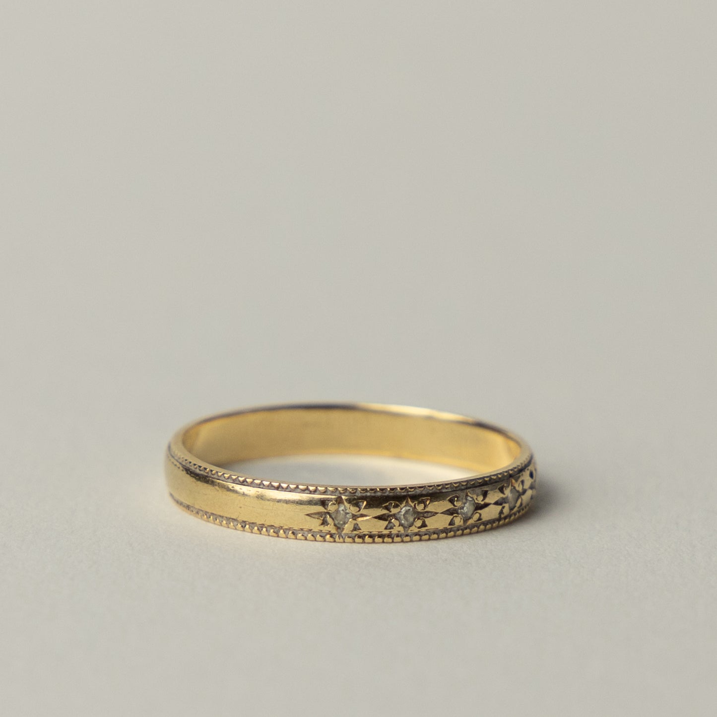 9 carat diamond starburst band ring