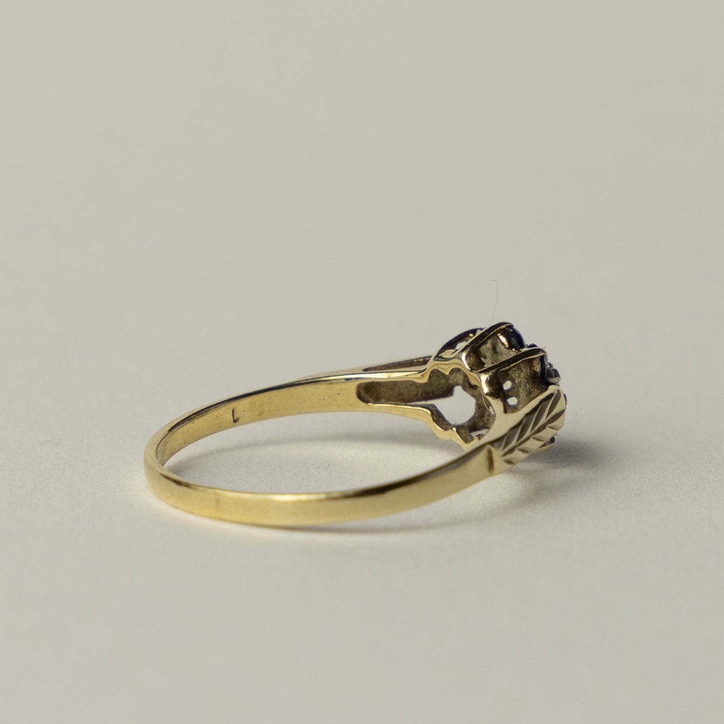 9 carat flower cluster ring
