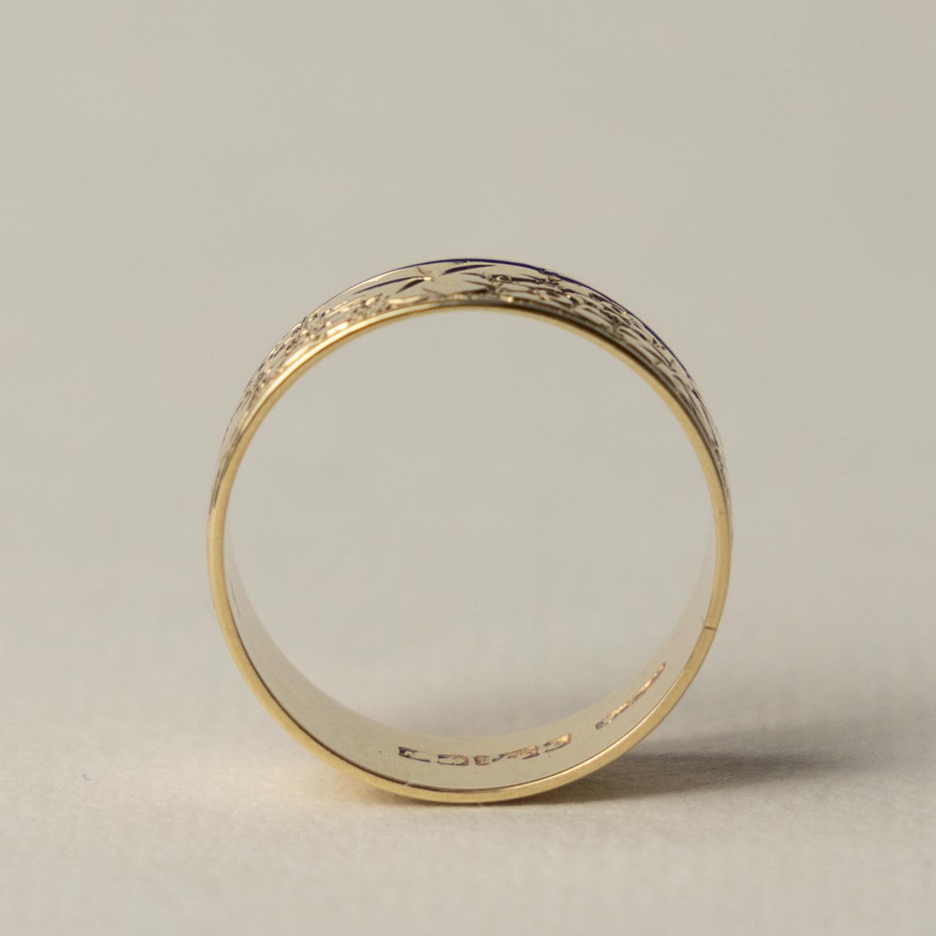 9ct engraved ivy leaf band ring