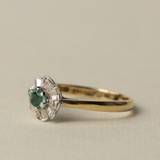 9ct emerald & diamond flower cluster ring