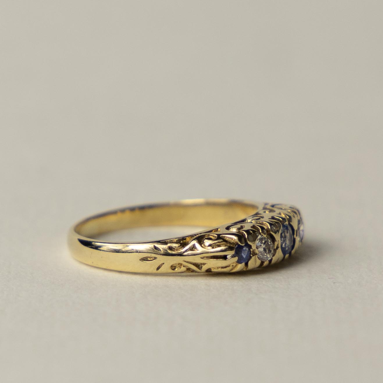 9ct tanzanite & diamond boat ring
