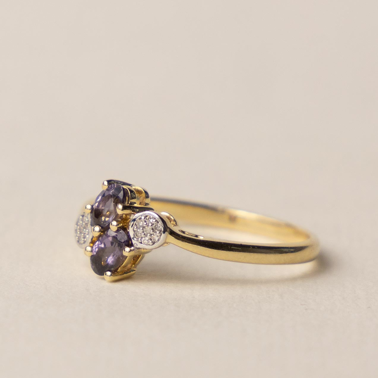 9ct amethist & diamond ring
