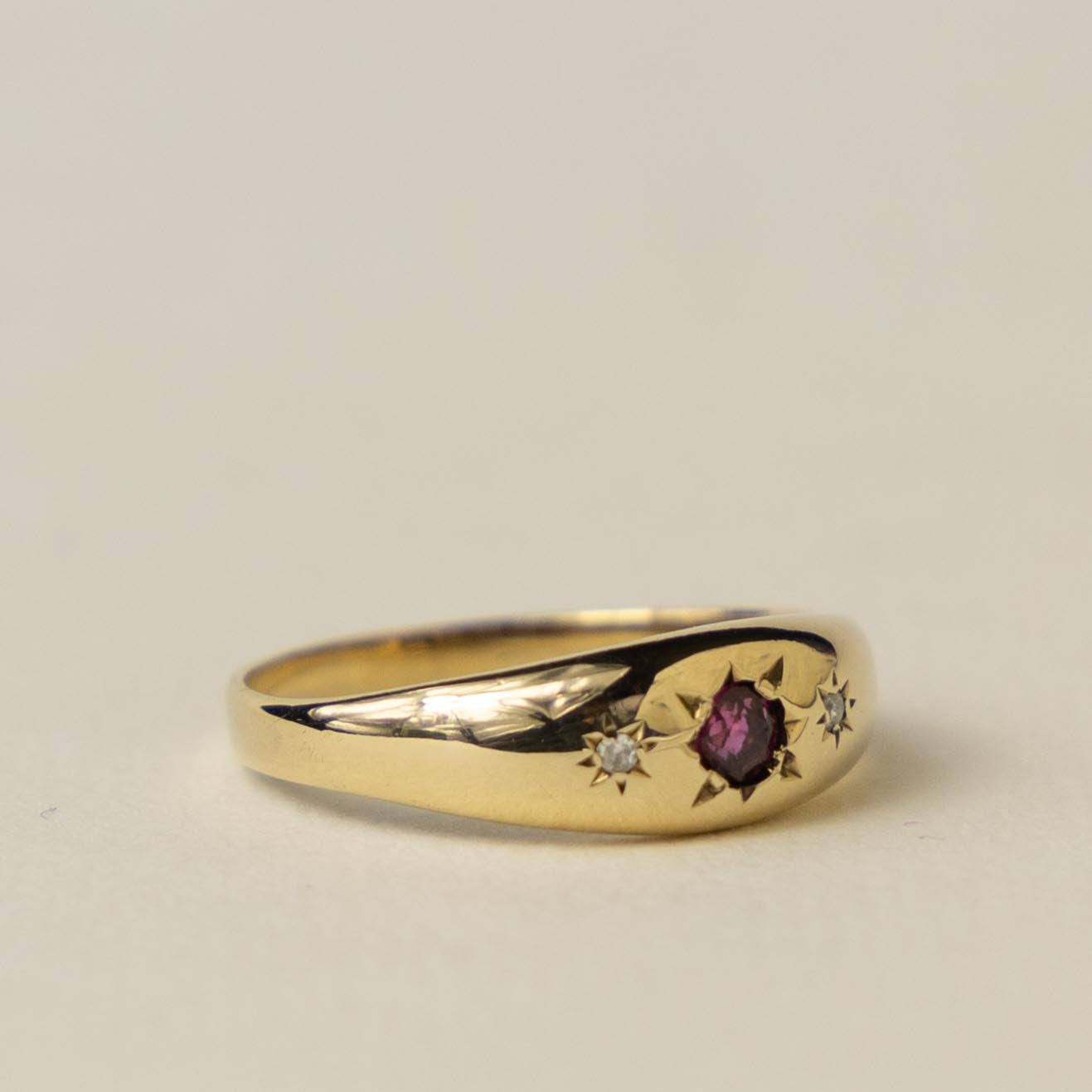9ct gypsy garnet diamond starburst
