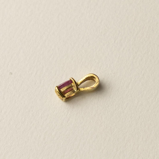 9ct pink sapphire pendant