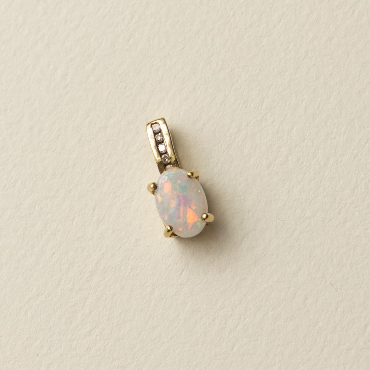 9ct opal & diamond pendant