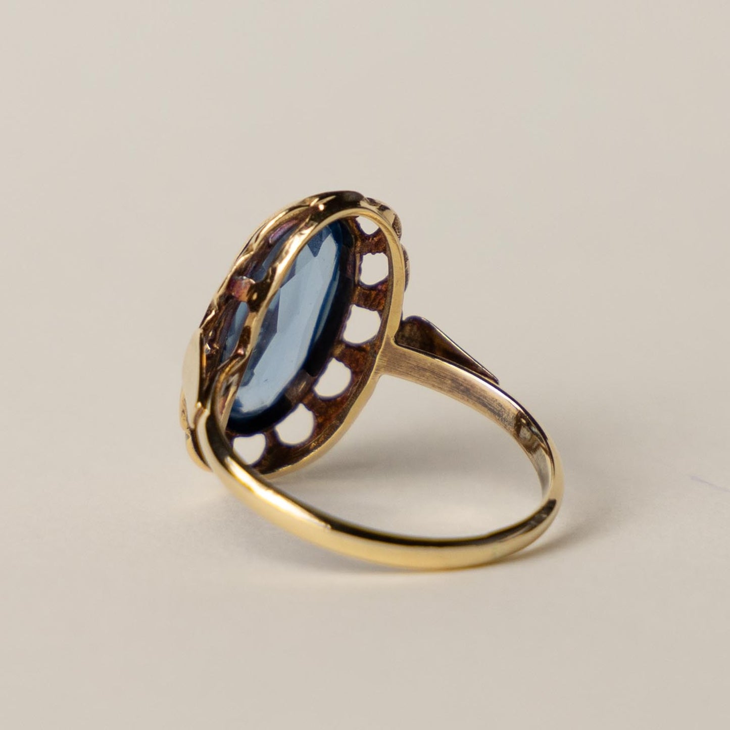 14ct spinel ring