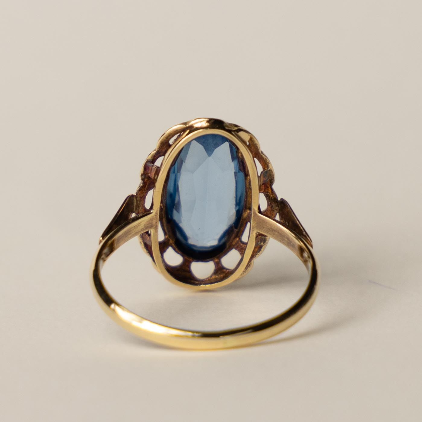 14ct spinel ring