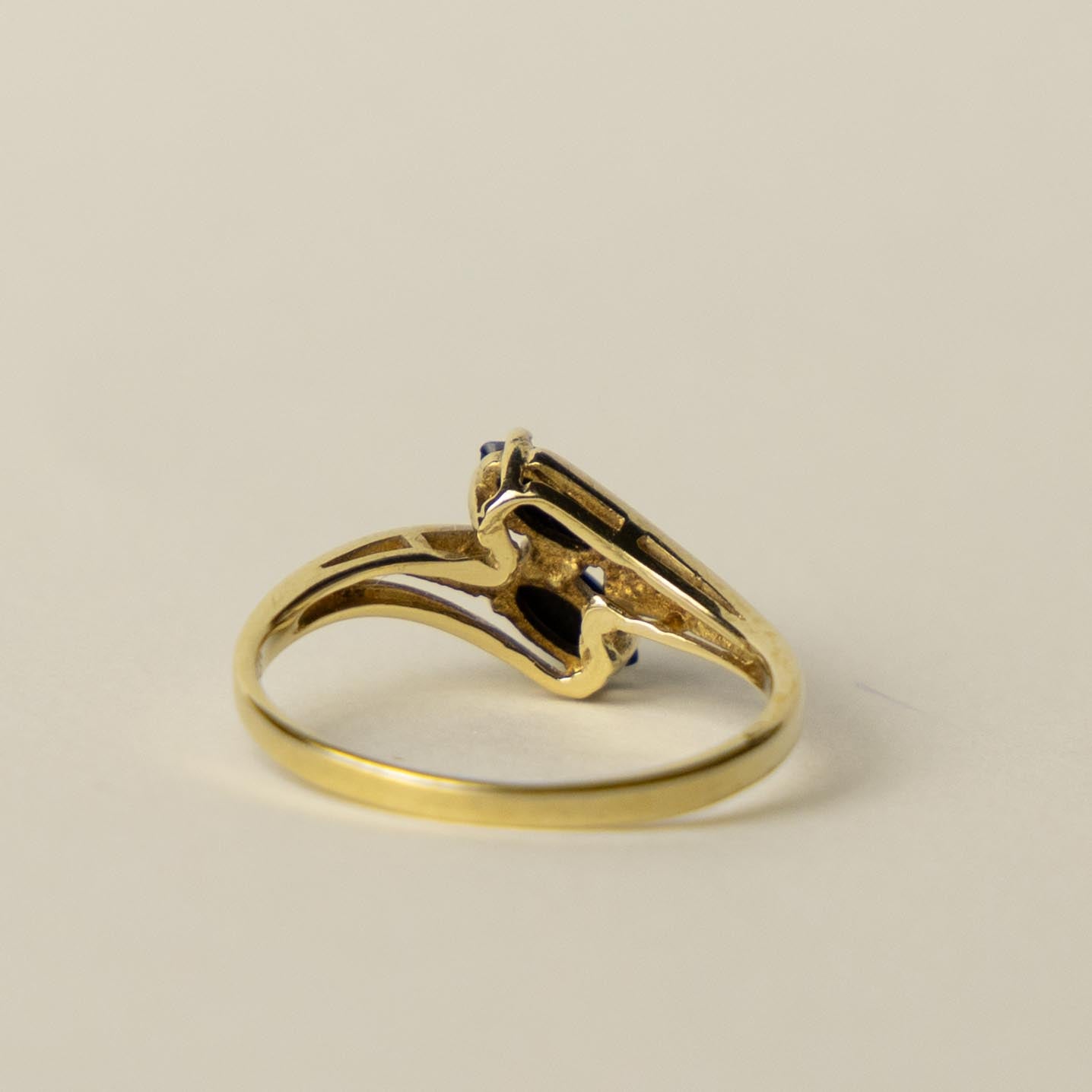 8ct opal twist ring