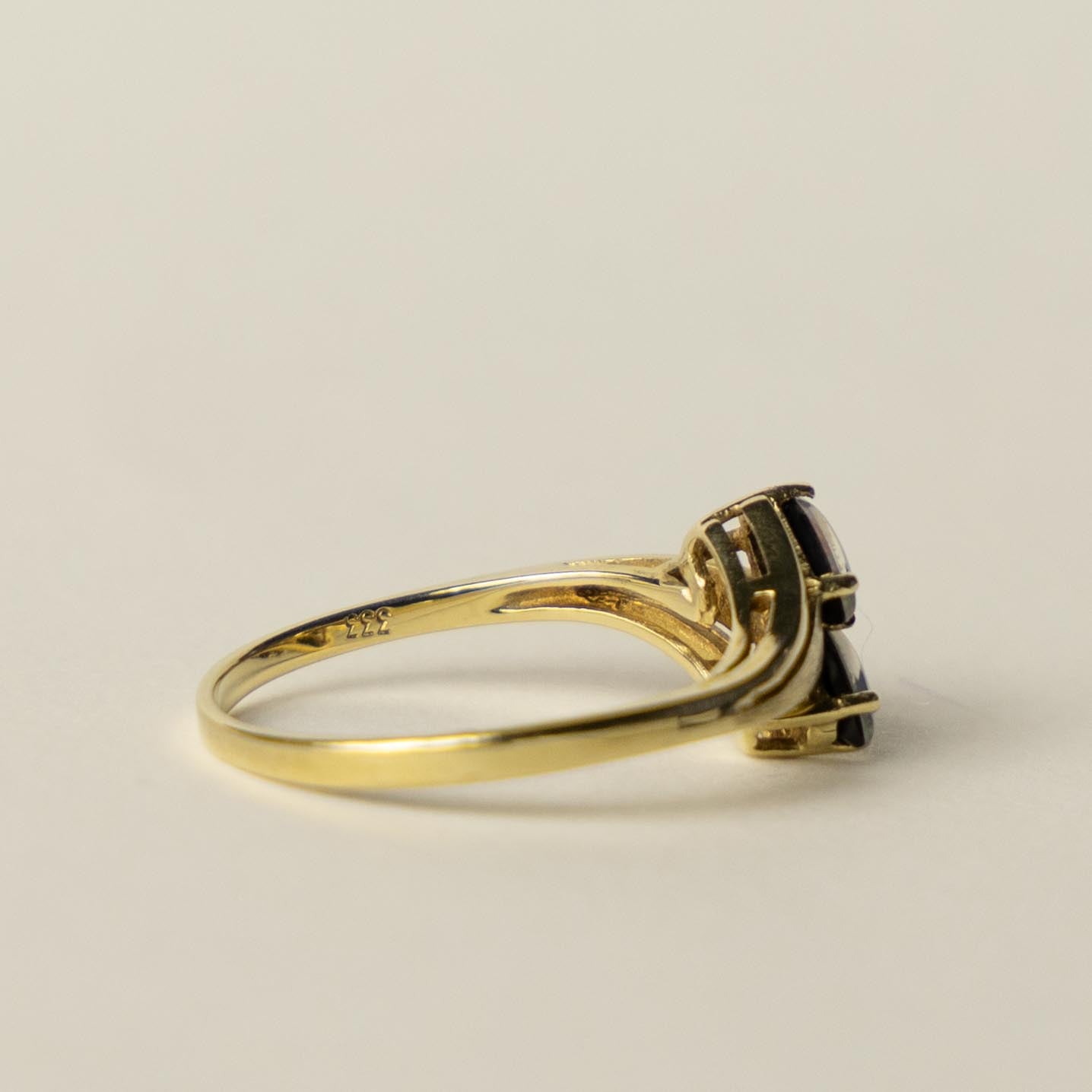 8ct opal twist ring
