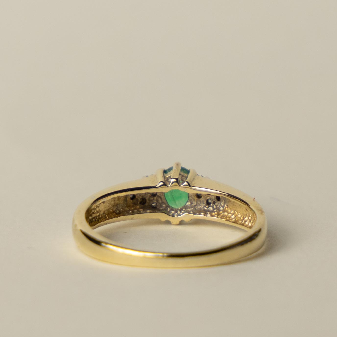 9ct emerald & diamond