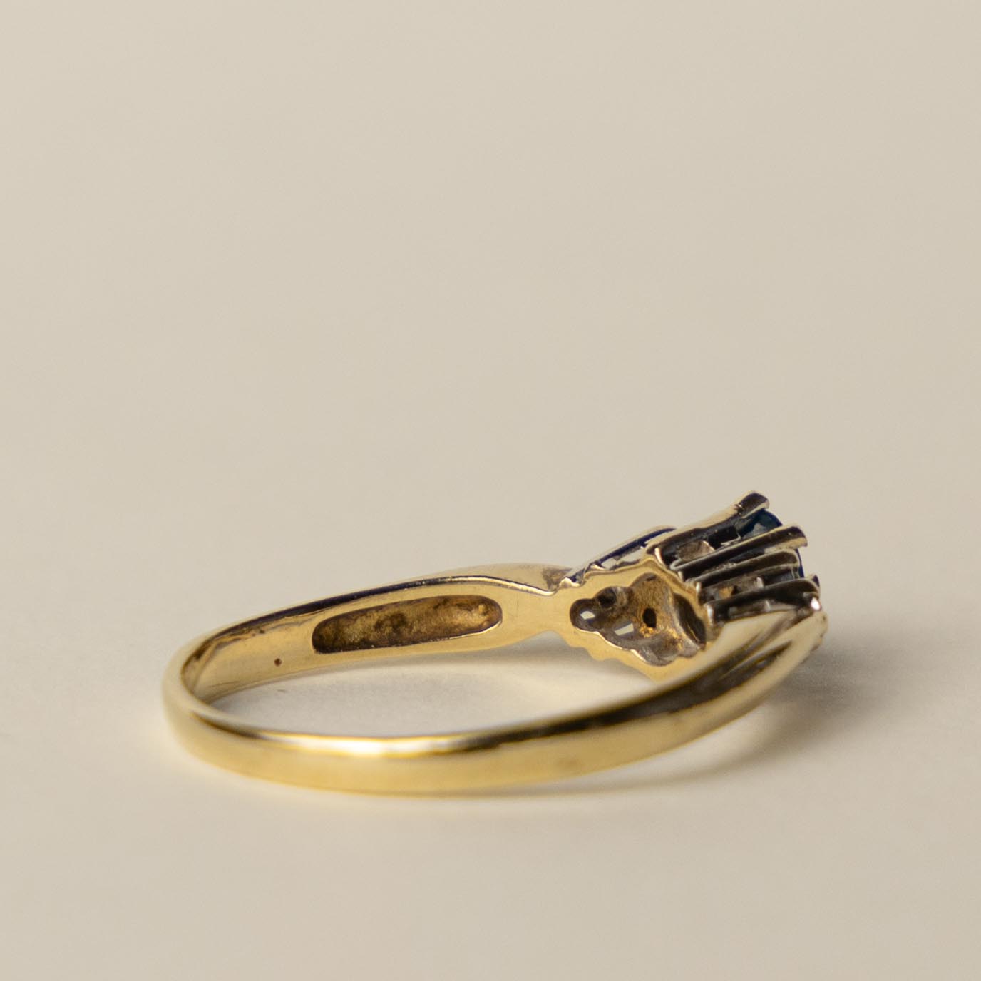 9ct topaz & diamond