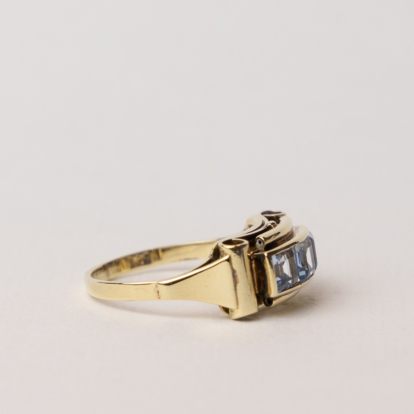 vintage 14 carat gold topaz Art Deco ring