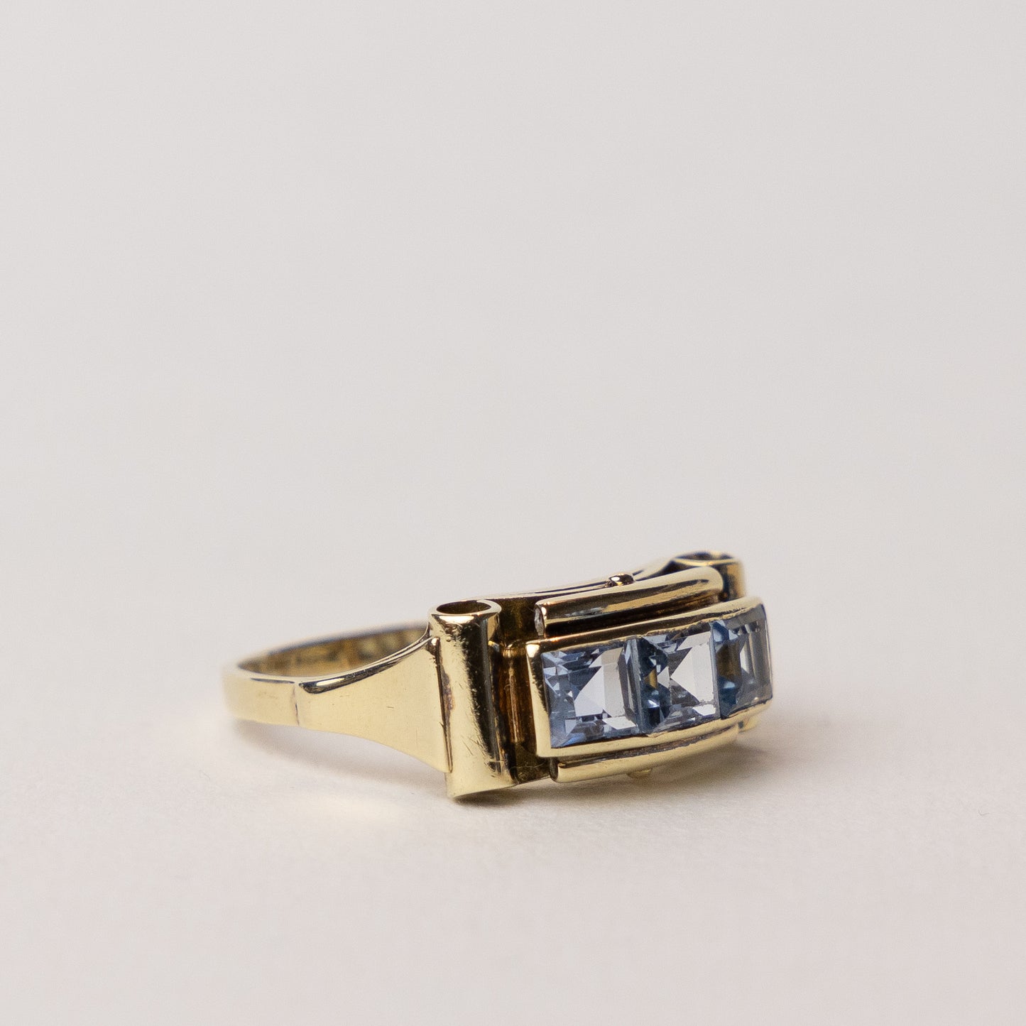 vintage 14 carat gold topaz Art Deco ring