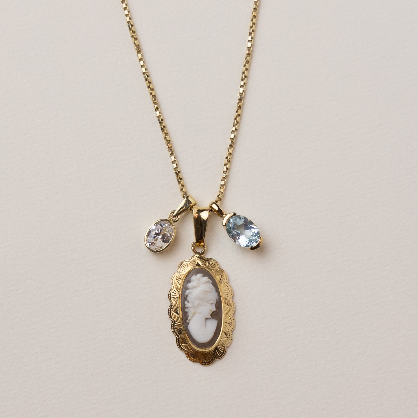 vintage 14 carat gold pendant