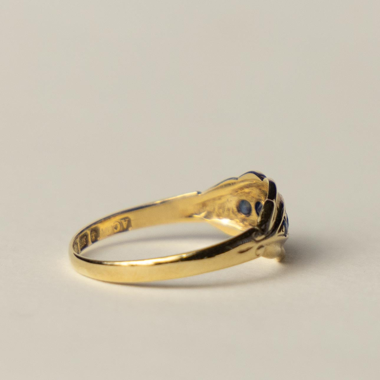 9ct Gypsy sapphire ring