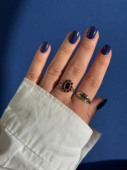 9ct Gypsy sapphire ring