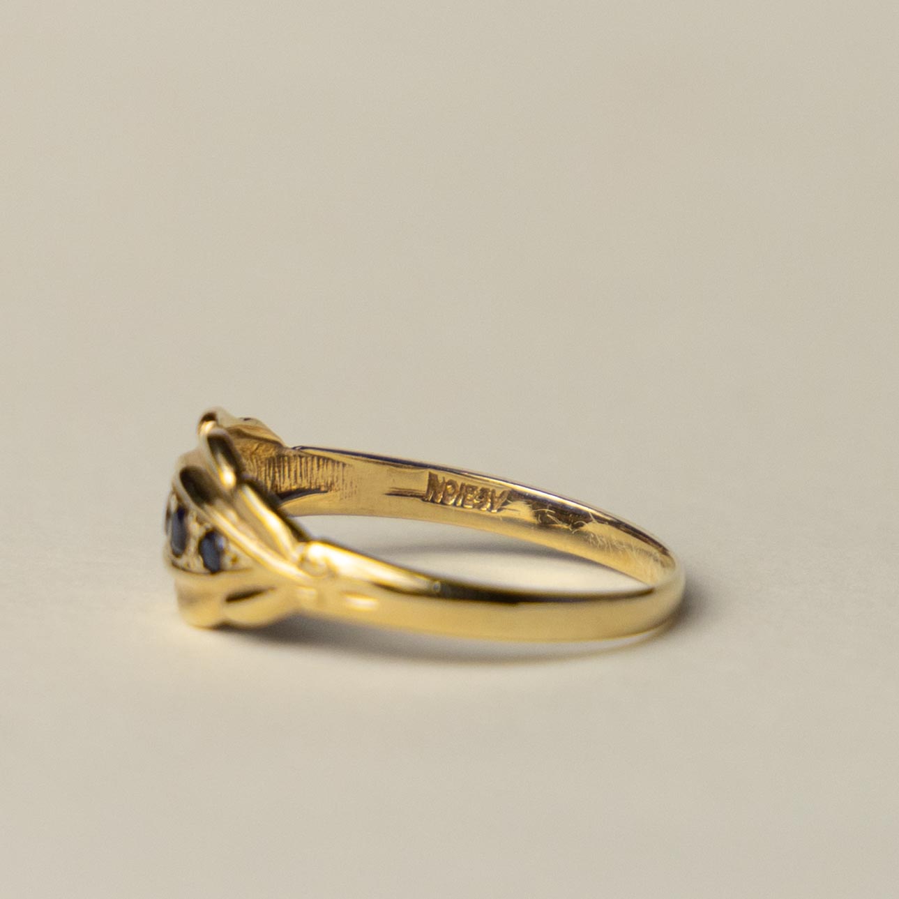9ct Gypsy sapphire ring