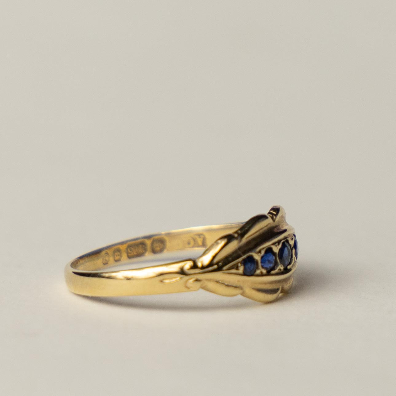 9ct Gypsy sapphire ring