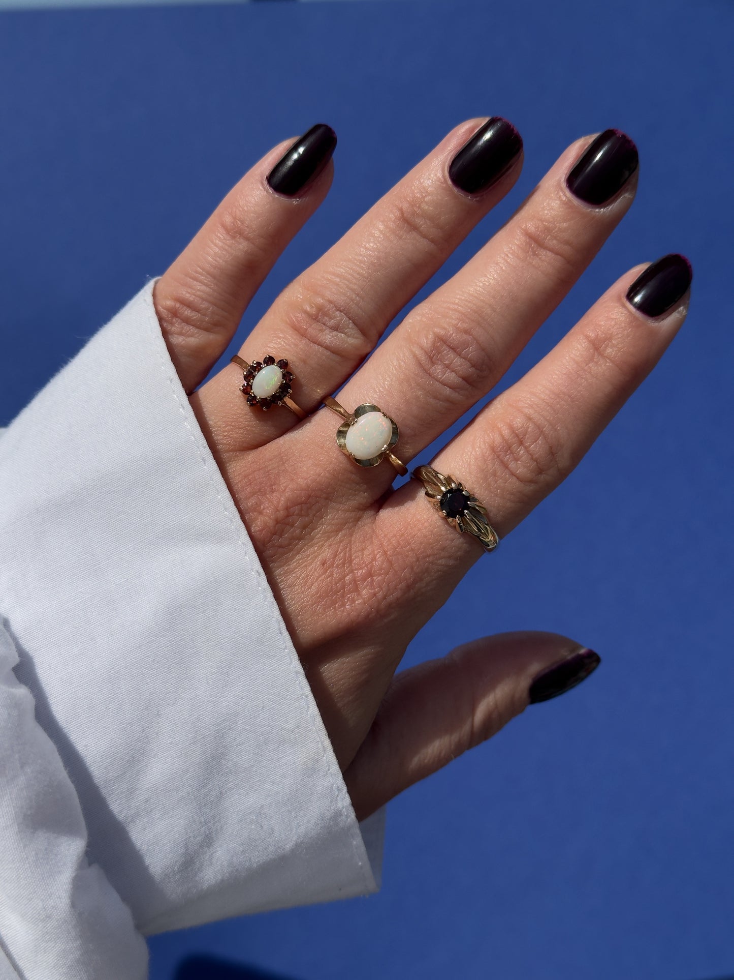 9 carat opal claw set ring