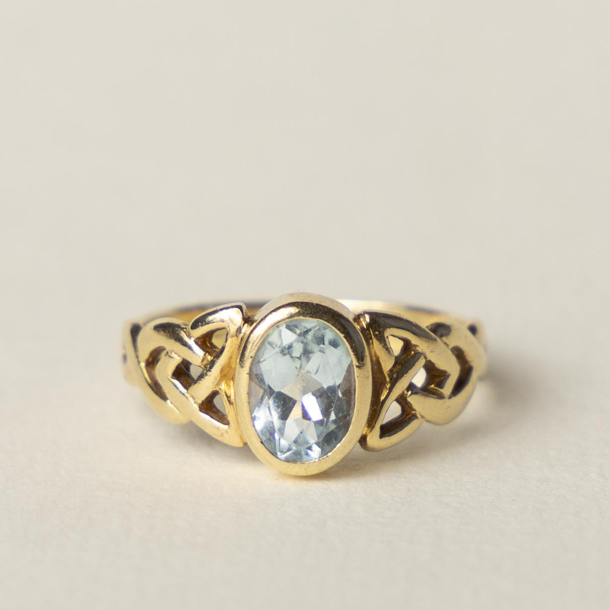 9ct aquamarine bezel set