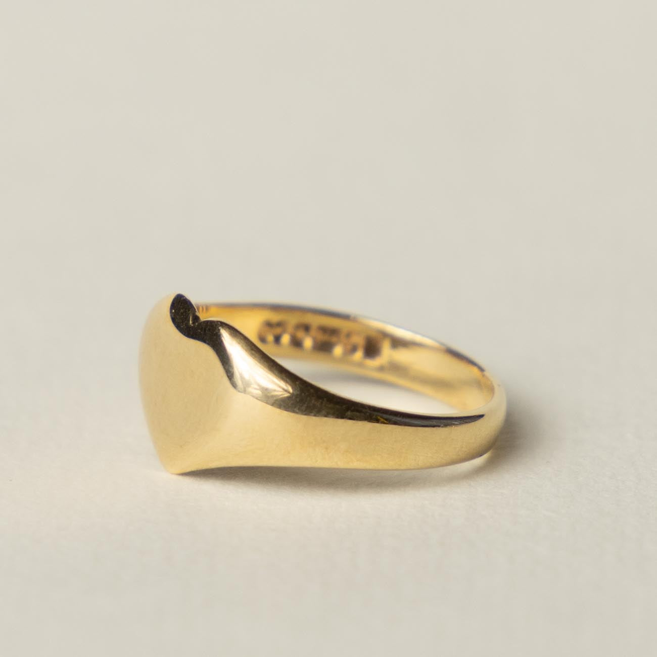 9ct heart signet