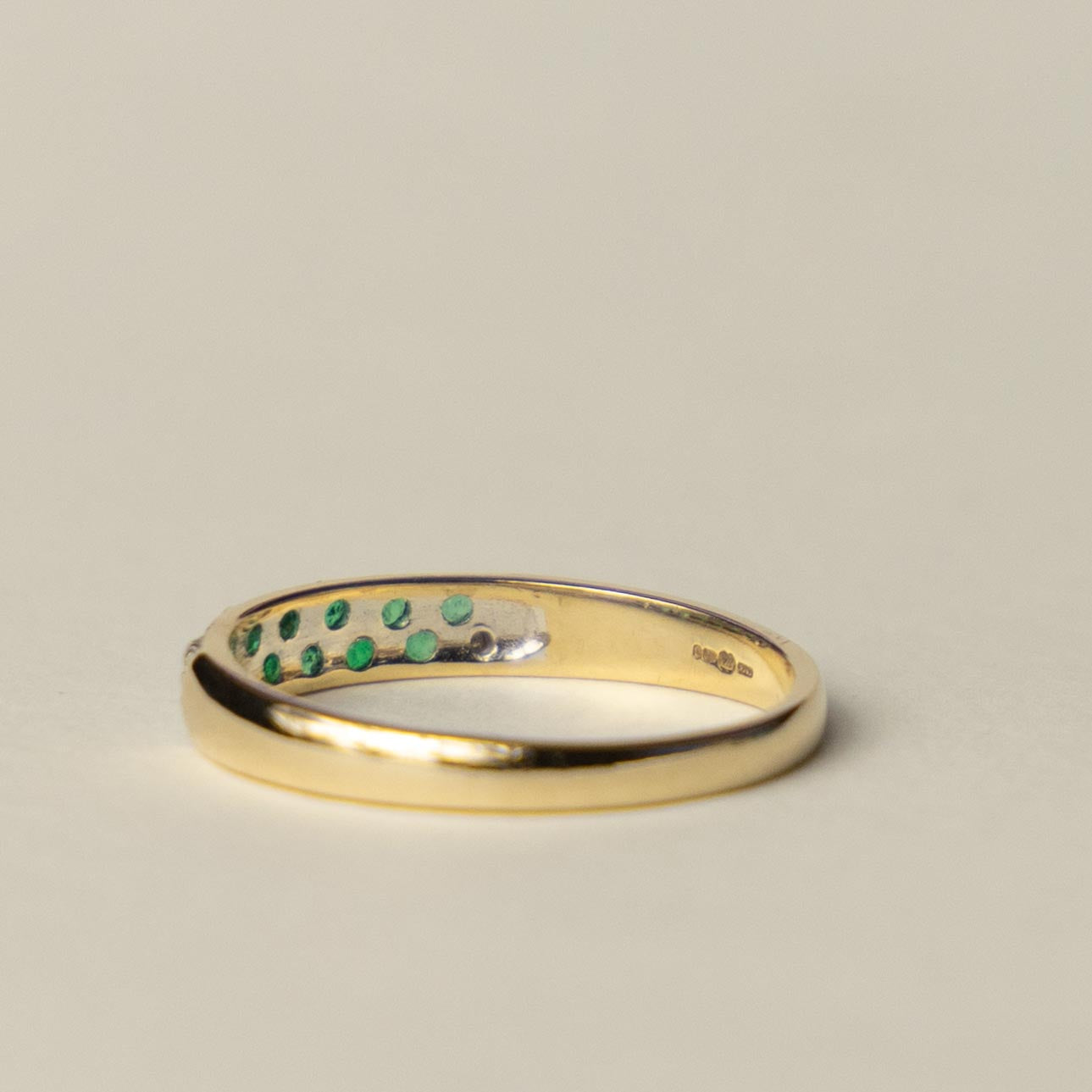 9ct emerald & diamond band ring