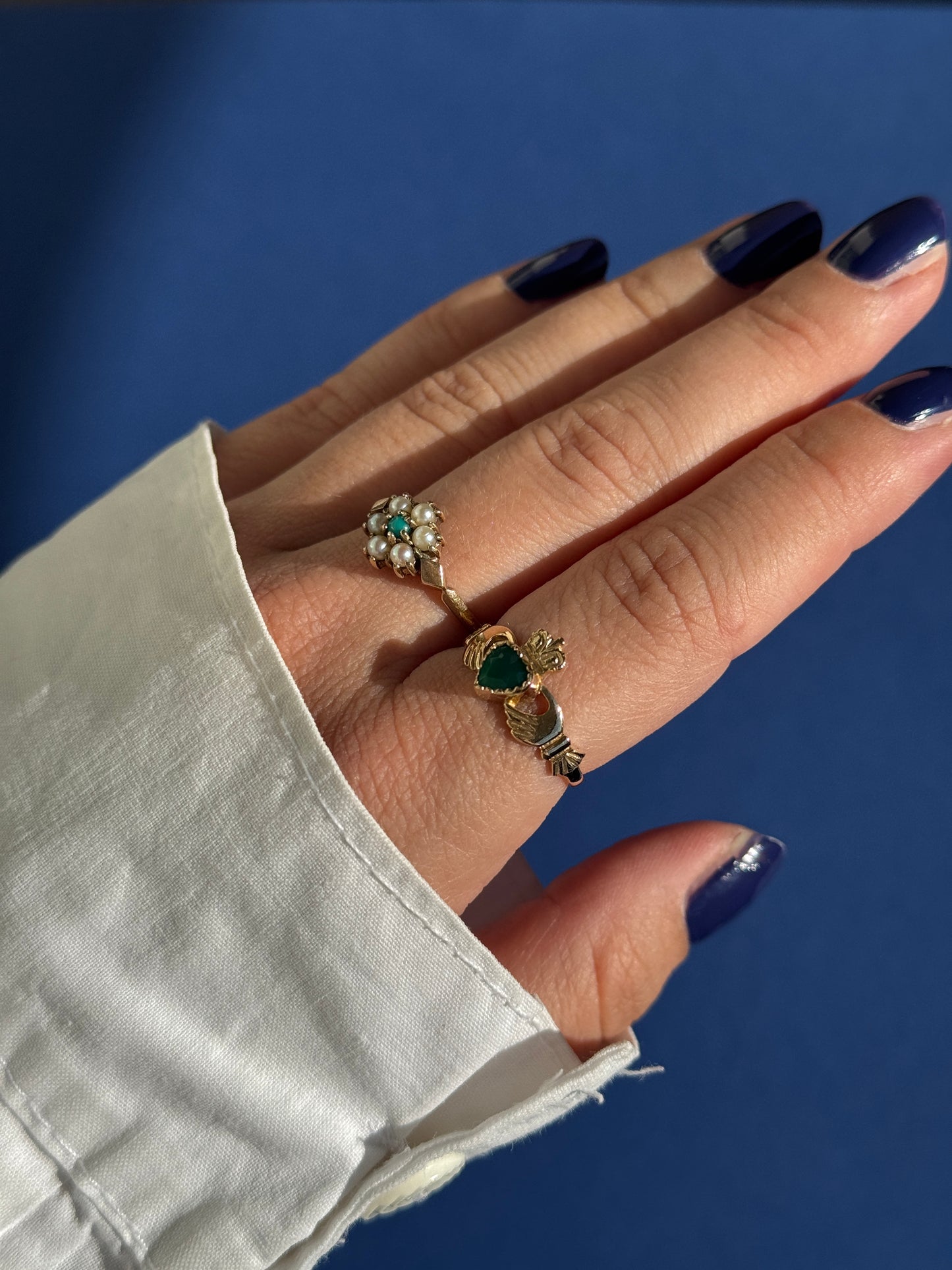 9ct gold claddagh emerald ring