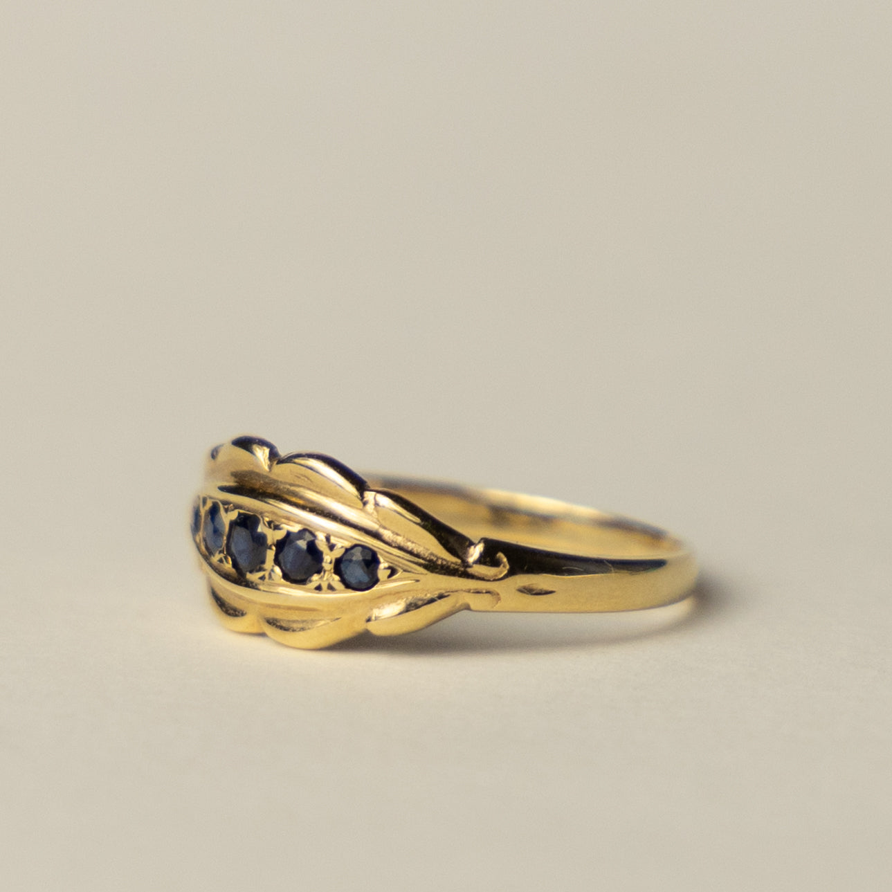 9ct Gypsy sapphire ring