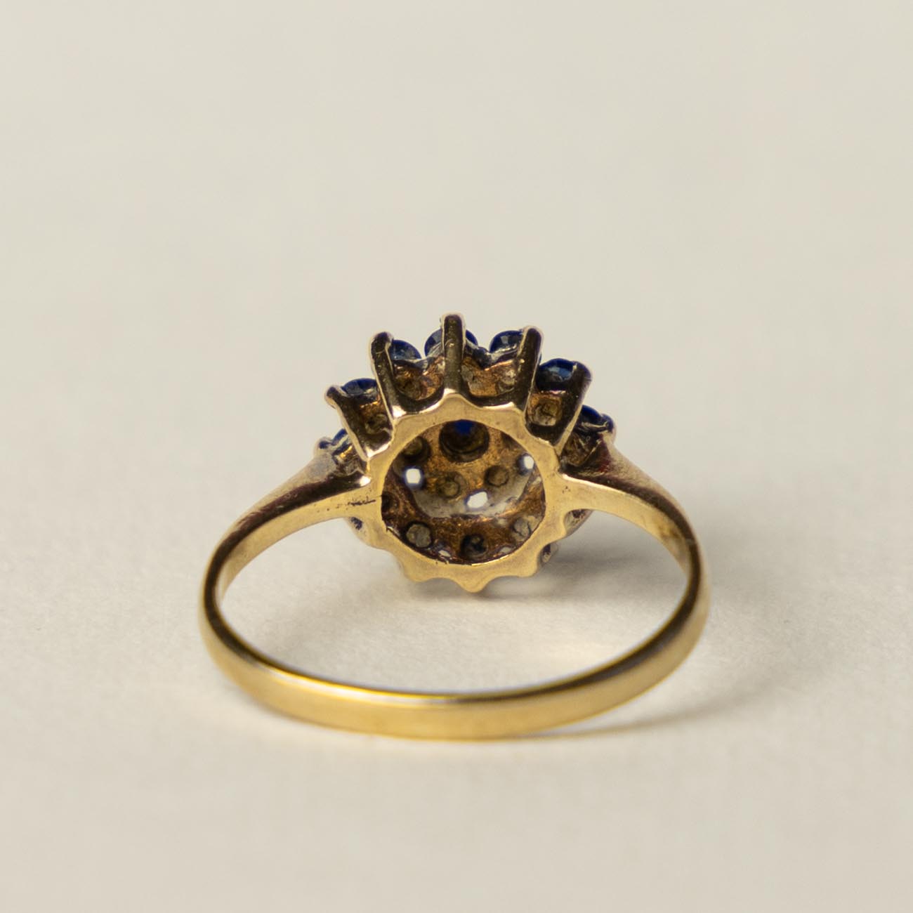 9ct sapphire diamond cluster