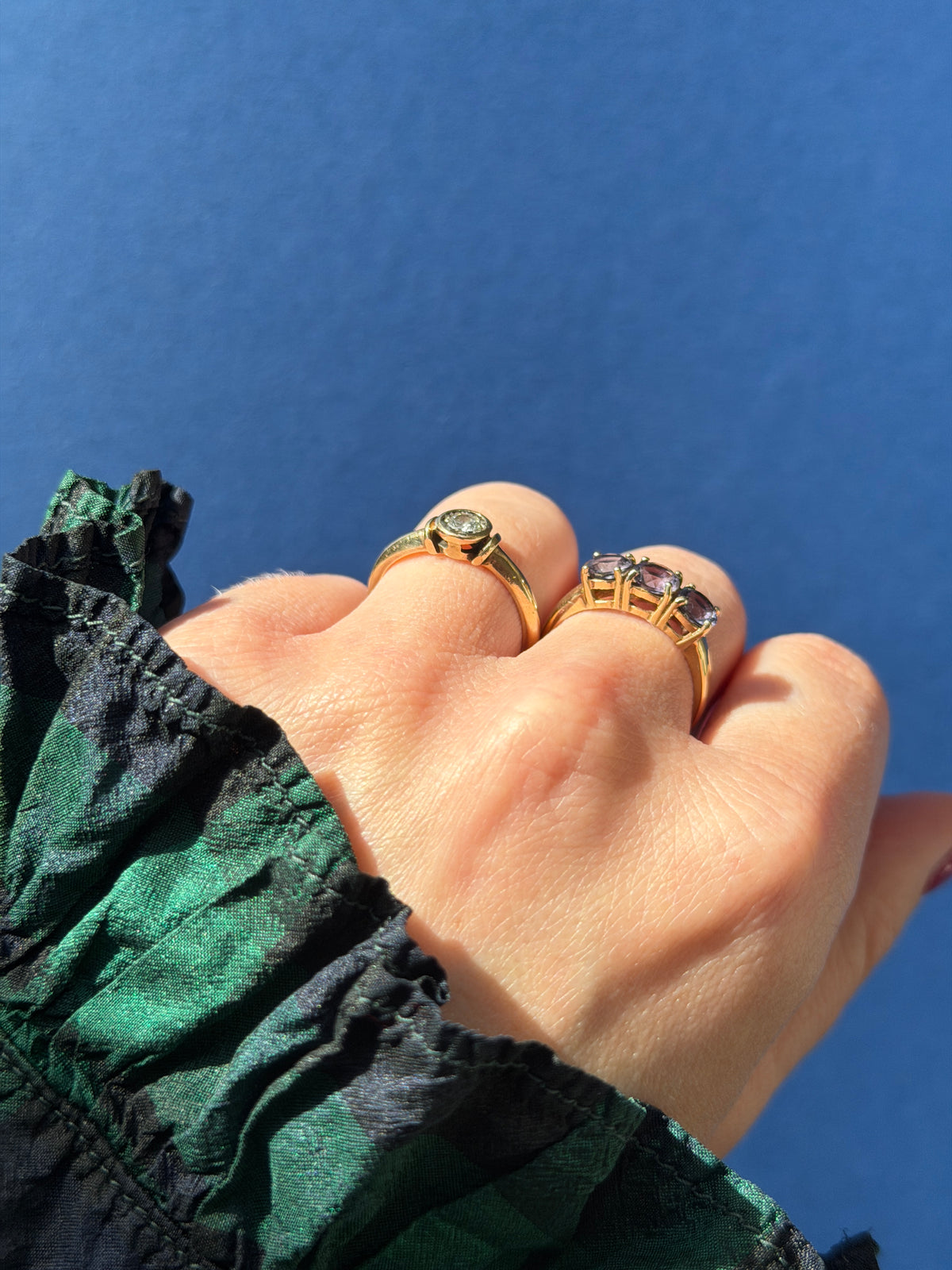 9ct iolite trilogy ring
