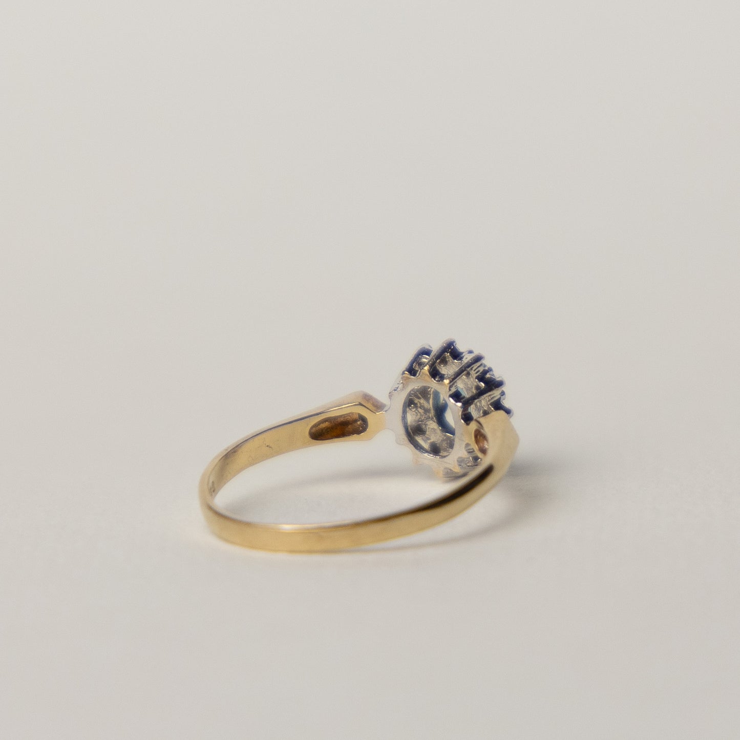 9 carat gold topaz cluster ring