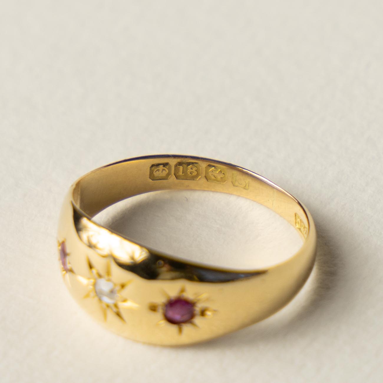 18ct ruby & diamond starburst