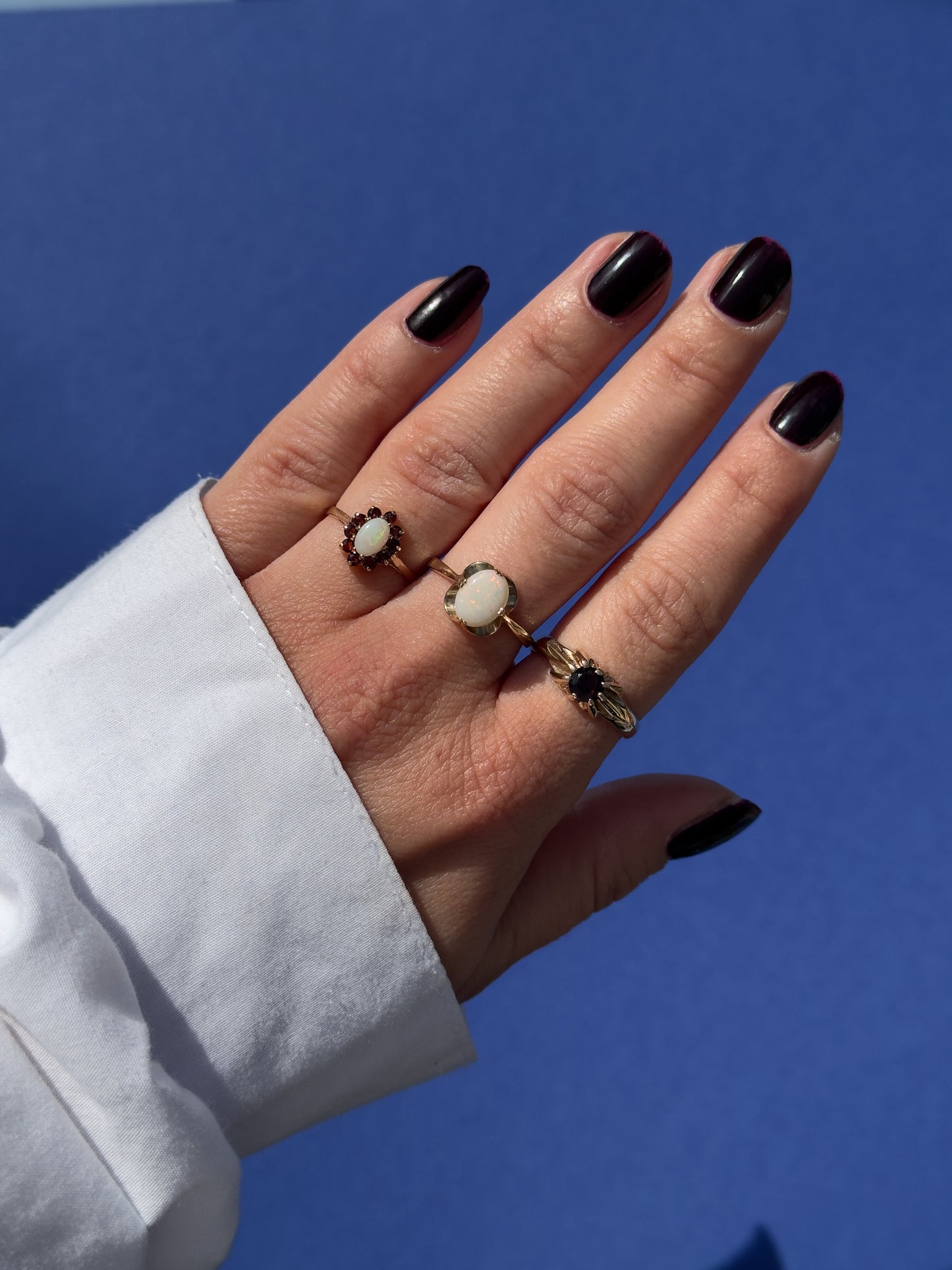 9 carat garnet solitaire ring