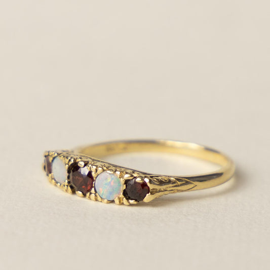 9ct opal & garnet boat