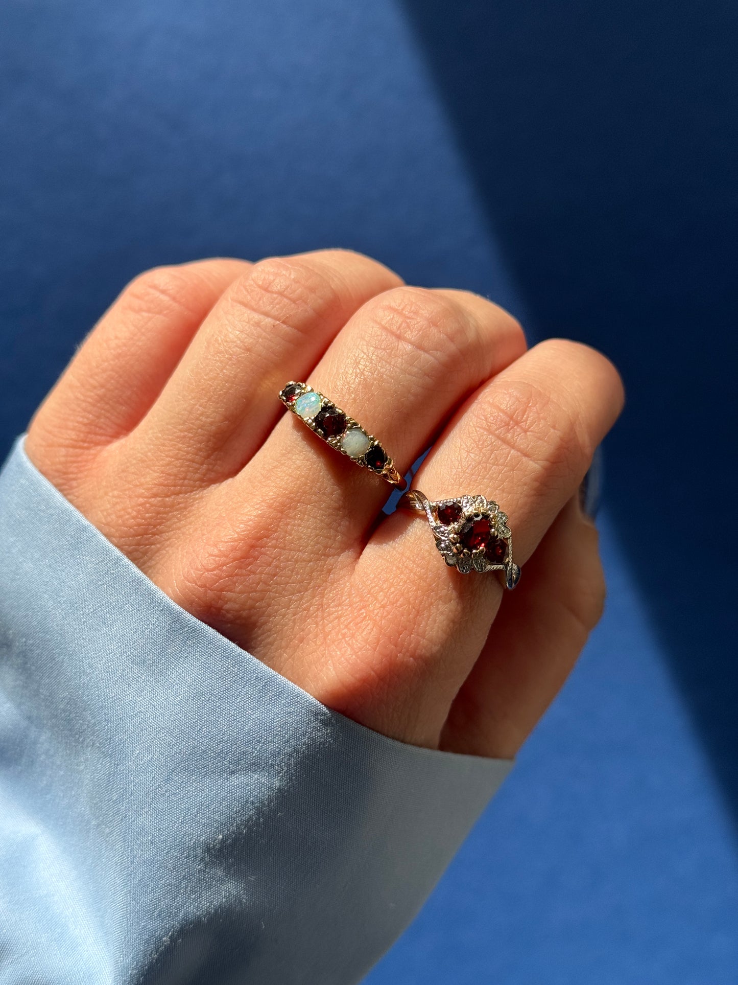 9ct garnet & diamond ring