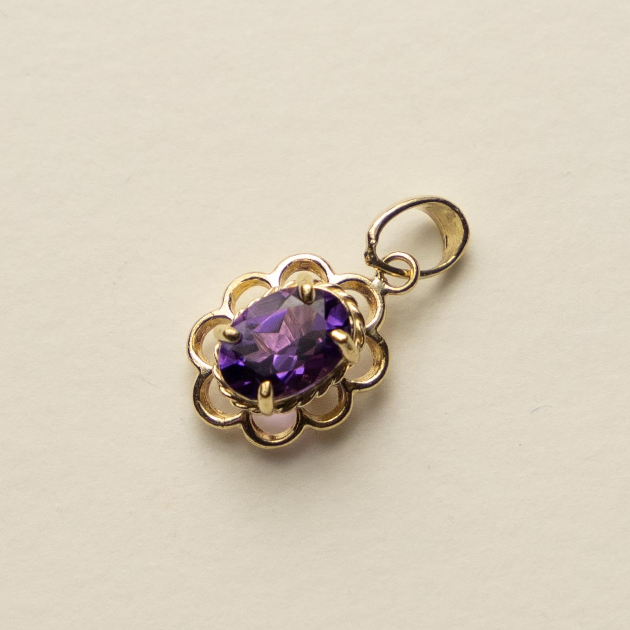9ct amethist pendant