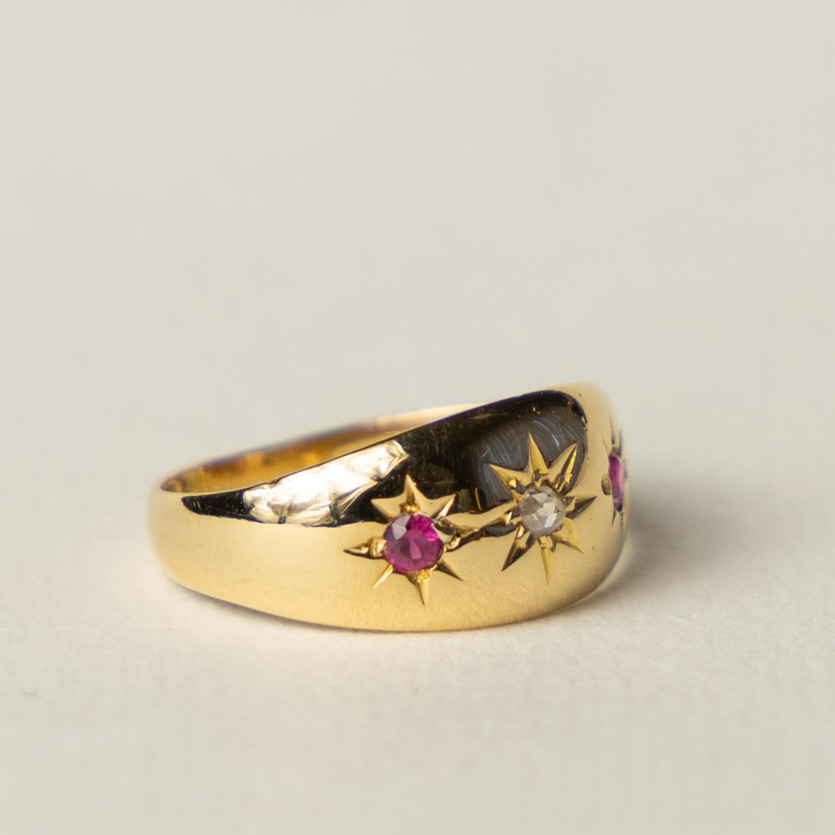 18ct ruby & diamond starburst