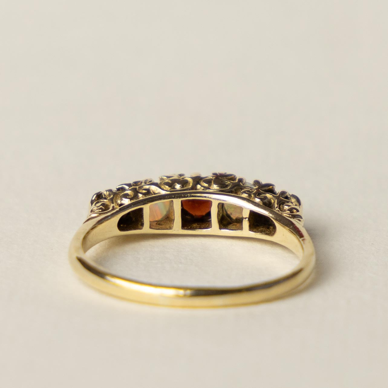 9ct opal & garnet boat