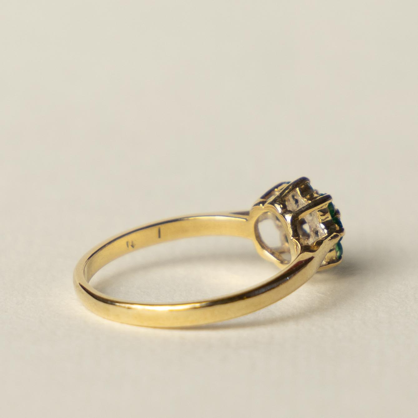 9ct emerald & diamond flower cluster