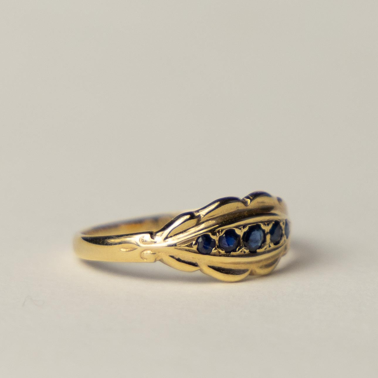 9ct Gypsy sapphire ring