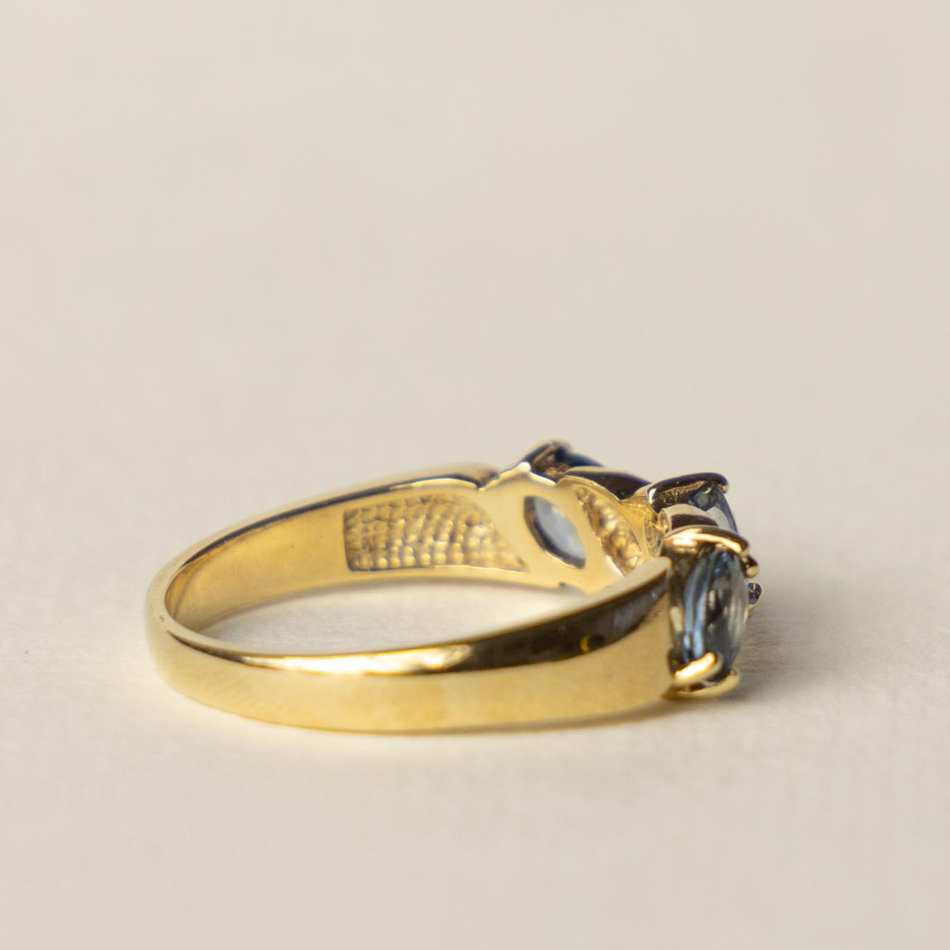 9ct London blue topaz & diamond