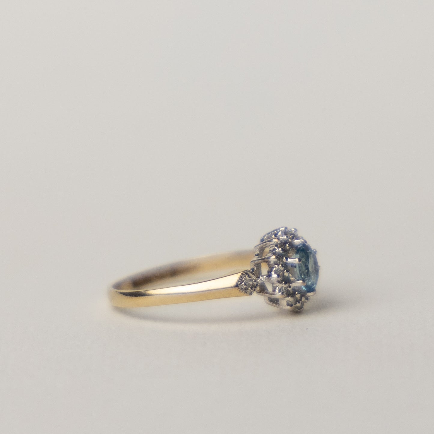 9 carat gold topaz cluster ring