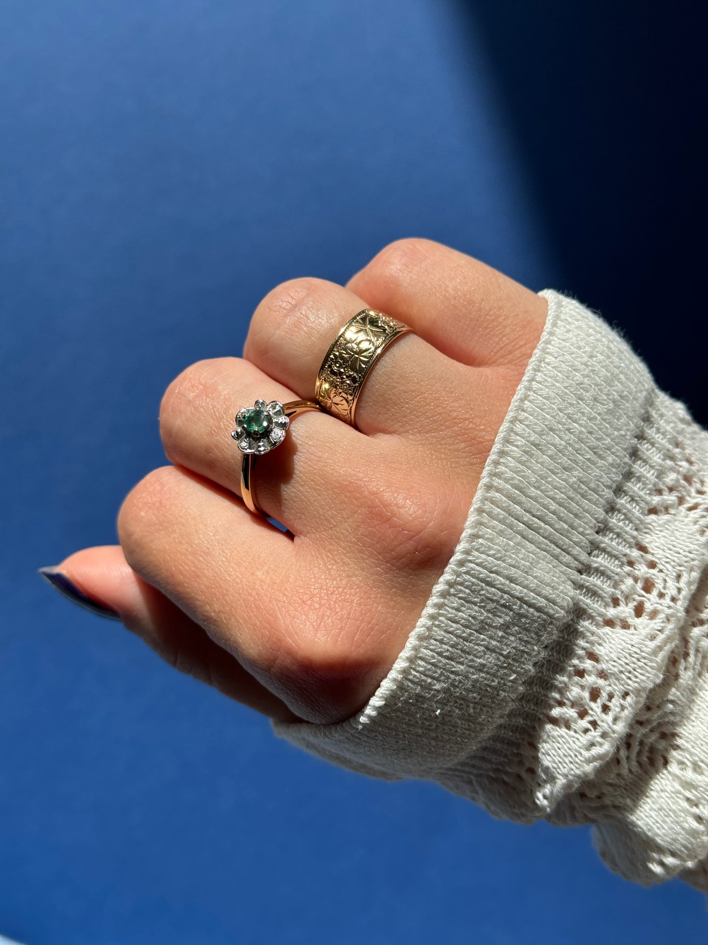9ct emerald & diamond flower cluster ring