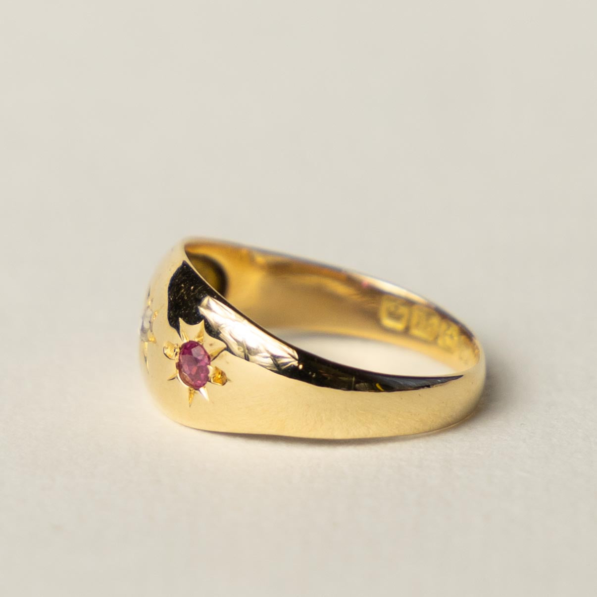 18ct ruby & diamond starburst