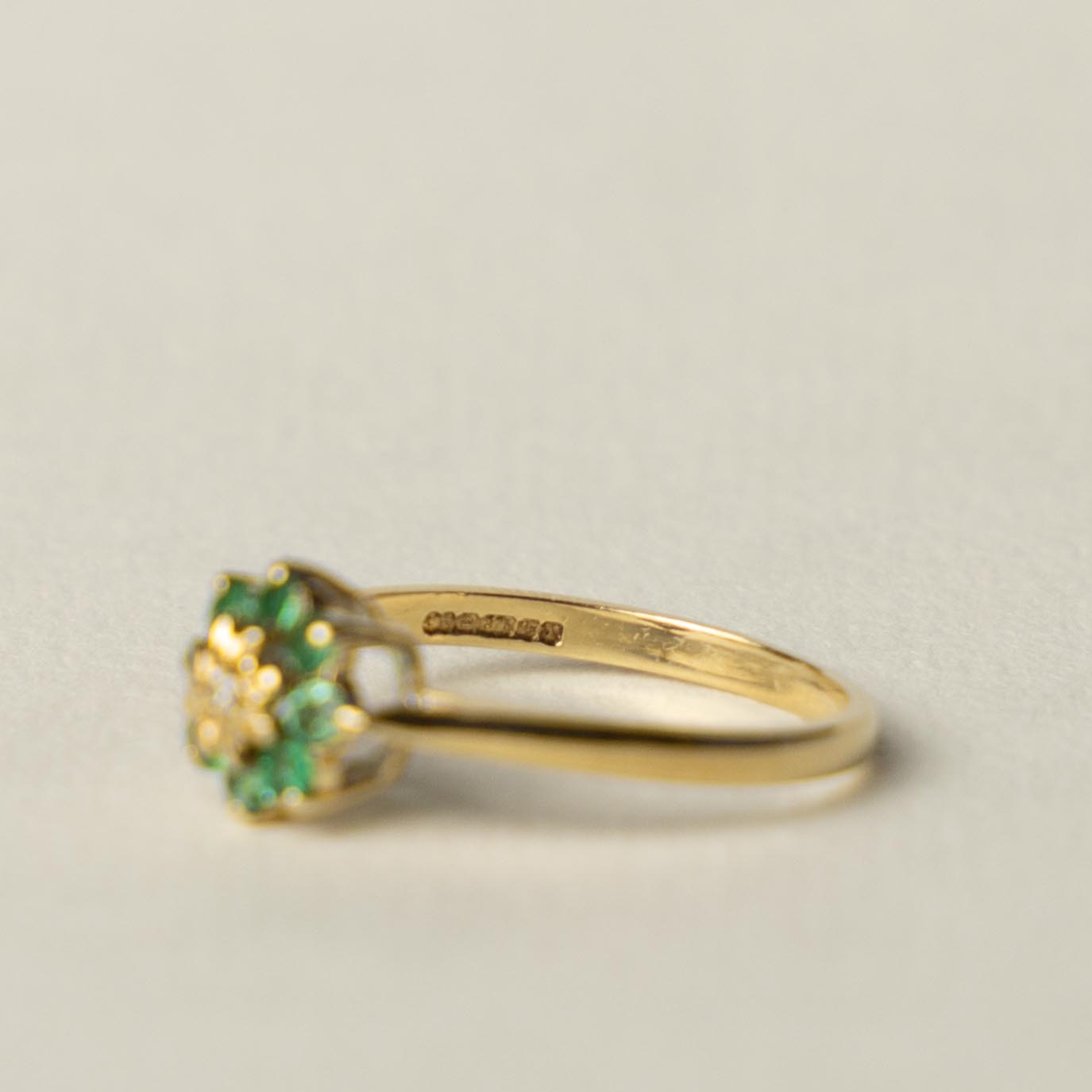 9ct emerald & diamond flower cluster