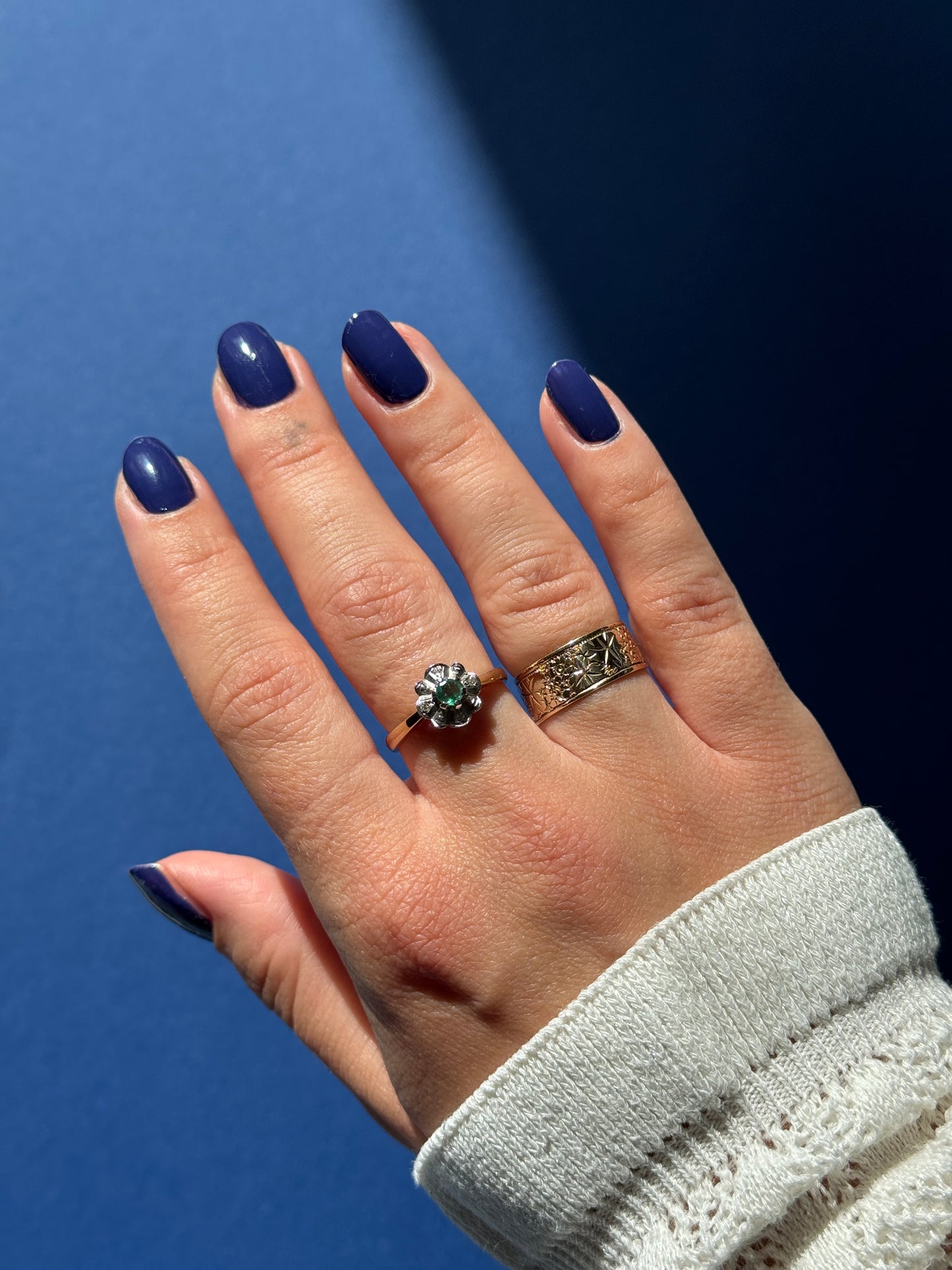 9ct emerald & diamond flower cluster ring