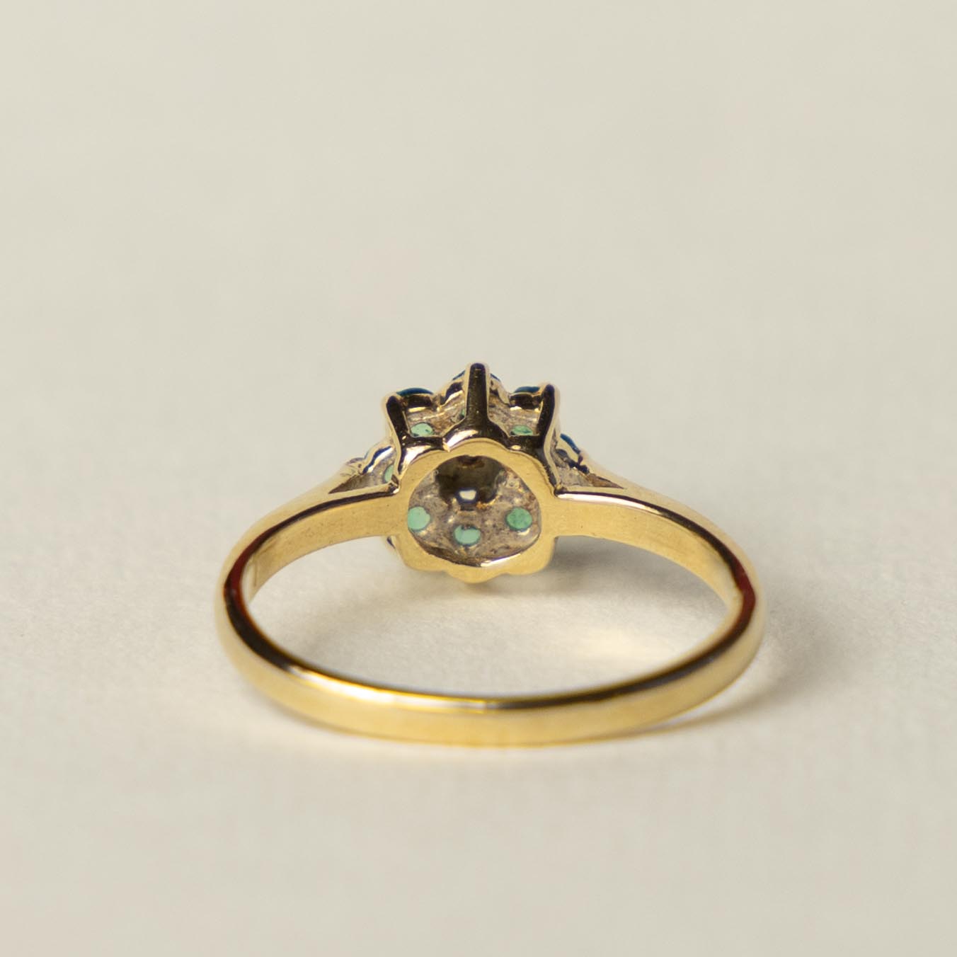 9ct emerald & diamond flower cluster
