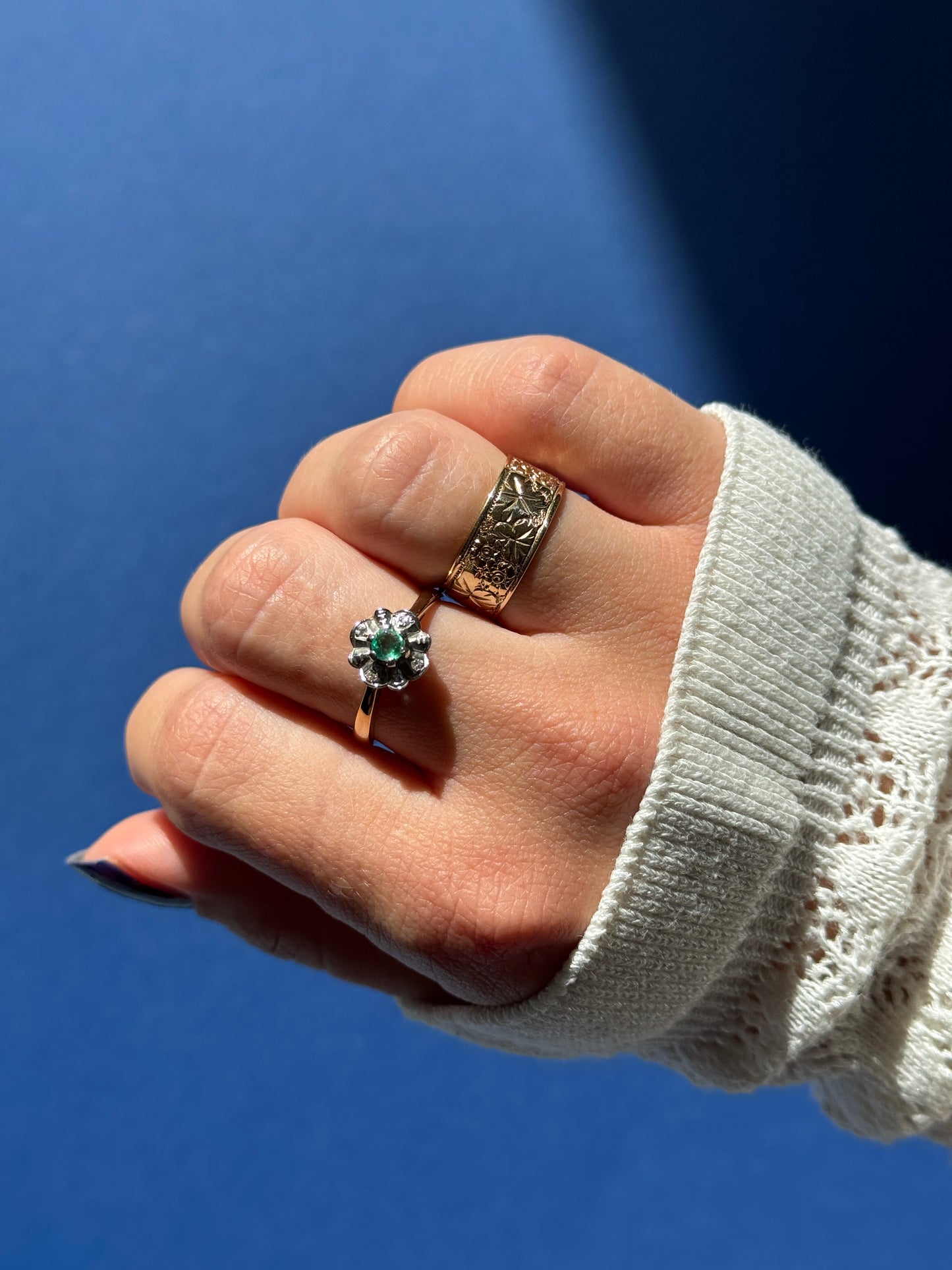 9ct emerald & diamond flower cluster ring
